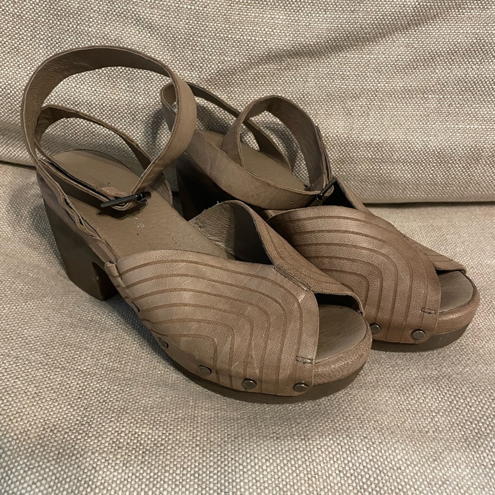 Antelope Shoes (Anthropologie)